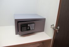 Знакомый похитил миллионы из сейфа пенсионера в ВКО