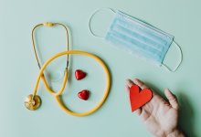 Врачи не доживают до пенсии: что стоит за дефицитом медиков в Казахстане