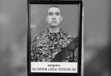 В буре, где погиб военный, пострадали 14 его сослуживцев