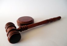 Обвиняемого в получении взяток директора департамента КТЖ отпустили из зала столичного суда