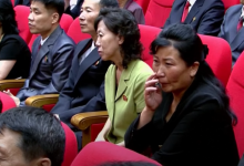 Чиновники Северной Кореи расплакались из-за перенесенной Ким Чен Ыном тяжелой болезни (ВИДЕО)