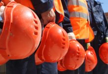 Не платят зарплату, забирают документы: как трудовым мигрантам защищать свои права в Казахстане