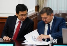 Аймагамбетов и Нурбек поздравили детей и учителей с началом учебного года