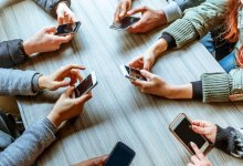 "Ставь лайк!" Как побороть зависимость от соцсетей, рассказала психолог