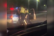 Зашел во двор, напугал детей: жесткое задержание павлодарца полицейскими попало на видео