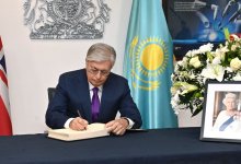 Токаев посетил посольство Великобритании в Казахстане