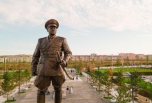 Памятник первому министру обороны Казахстана воздвигли в Усть-Каменогорске