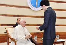 Димаш Кудайберген получил особую награду от Папы Римского