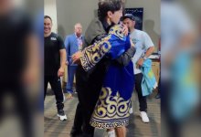 Геннадий Головкин и Димаш Кудайберген встретились после боя (ВИДЕО)