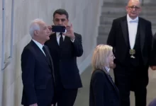 Президент Армении сфотографировался у гроба Елизаветы II, нарушив правила
