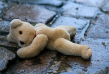 Двухлетняя малышка погибла под колесами грузовика в Жетысу