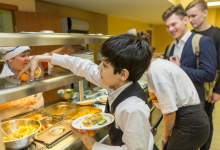 Поставщики не смогут завышать цены в школьных столовых Казахстана