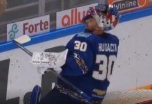 Новый вратарь "Барыса" устроил шоу после победы над соперником (ВИДЕО)