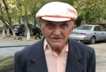 Павлодарский дедушка с "Запорожцем" перечислил миллионы на лечение детям