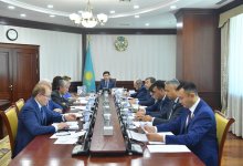 Мажилис рассмотрит законопроект по поддержке молодежи