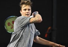 Александр Бублик пробился в четвертьфинал турнира во Франции