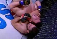 Казахстанский боец выиграл чемпионский бой на турнире по ММА