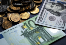 Доллар снижается, рубль укрепляется на торгах в Казахстане