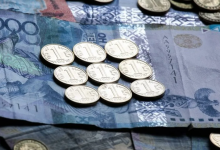 Доллар продолжает укрепляться, а рубль снижаться на торгах в РК