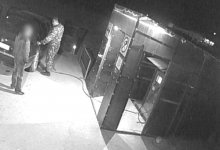 Шалость удалась: мужчина расплатился сувенирной банкнотой на заправке в Акмолинской области