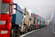 "Грузовые машины из России": стала известна причина пробки на границе Казахстана и Кыргызстана