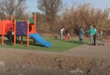 "Отбросы общества": детскую площадку посреди помойки установили в пригороде Караганды