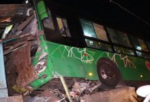 Семеро пострадавших: автобус въехал в жилой дом в Алматы