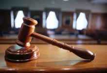 60 часов работ за прыжок на кошку: в Актауском суде объяснили мягкий приговор