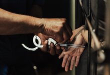 Избивал и заставил ублажать друга: о расследовании рассказали в полиции Караганды