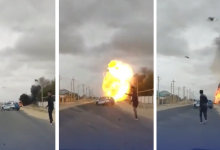 Взрыв машины на дороге в селе Мангистауской области сняли на видео