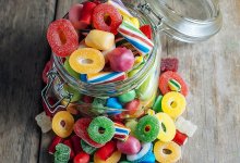 Шестилетние братья погибли в Рудном, съев конфетки от неизвестного мужчины