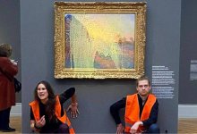 В Германии экоактивисты облили картину Моне картофельным пюре