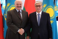 Стабильности и процветания: Лукашенко поздравил Токаева и казахстанцев с Днем Республики