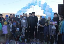 Ключи от новых домов вручили многодетным семьям в ВКО