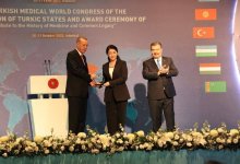 За борьбу с пандемией казахстанских медиков поблагодарил президент Турции