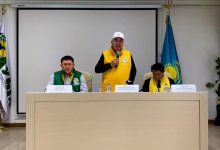 Жигули Дайрабаев встретился с учеными холдинга "Фитохимия"