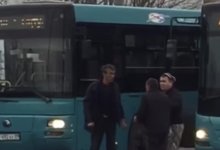 Кулачные разборки устроили водители автобусов в Караганде (ВИДЕО)
