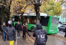 Два автобуса столкнулись в Алматы: есть погибший (ВИДЕО)