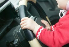 Почти два миллиона собрали казахстанцы женщине-таксисту с грудничком за рулем