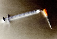 Уволились медсестра и врач, которые ввели не ту вакцину первоклассникам в Актобе