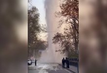 "Фонтан воды хлынул из-под земли": в Алматы подали отопление после аварии