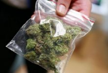 Астанчанин пытался съесть пакет с запрещенными веществами при задержании гвардейцами