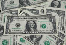 Курс доллара немного вырос на торгах в Казахстане