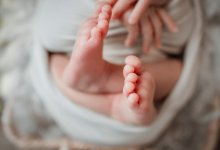 Казахстанка попросила забрать у нее трехмесячную внучку