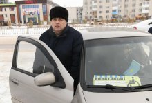 Людей с ограниченными возможностями на участки в столице доставляет инватакси