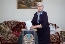 Некоторые жители столицы по состоянию здоровья голосуют на дому