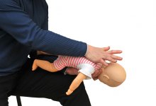 Диспетчеры “скорой” Павлодара спасли жизнь ребенку, удерживая звонок на линии