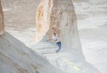 Эстонец прошел по стропе между “клыками” Бозжыры в Мангистау