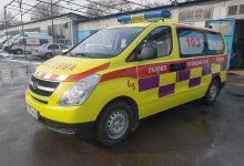 Темиртаусец требовал подвинуть машину "скорой", когда в ней размещали обездвиженного пациента