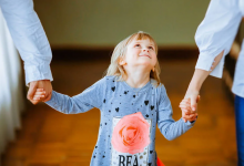 Приемные родители будут получать деньги за детей-сирот в Казахстане